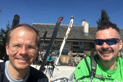 Skitour Hennesteck, Max und ich vor der Annaalm