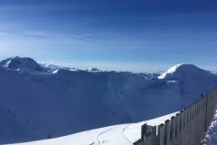 Blick auf eine verschneite "Wand"