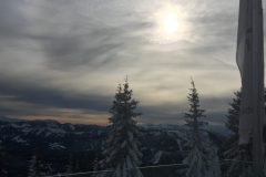 Annaberg Tirolerkogel, Blick in die verschneite Landschaft vom Annaberghaus aus